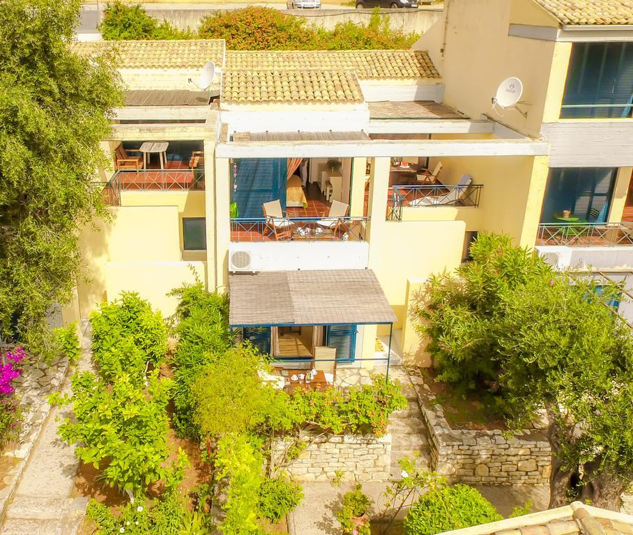 Manto On The Beach Apartments บาร์บาตี ภายนอก รูปภาพ