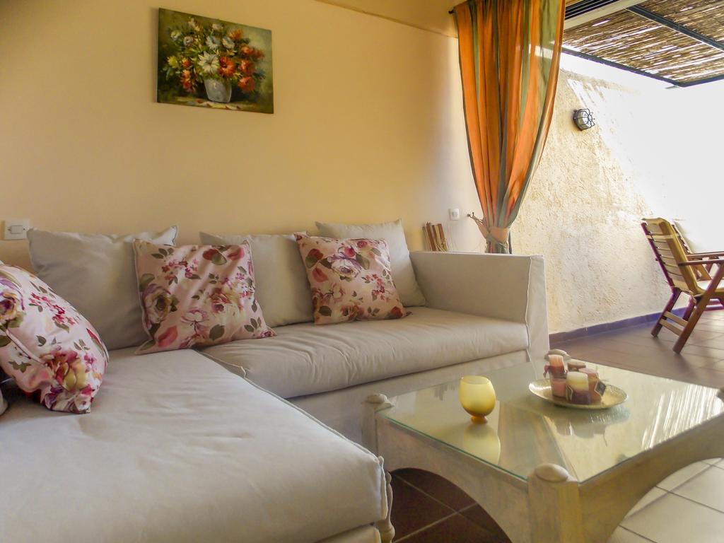 Manto On The Beach Apartments บาร์บาตี ภายนอก รูปภาพ