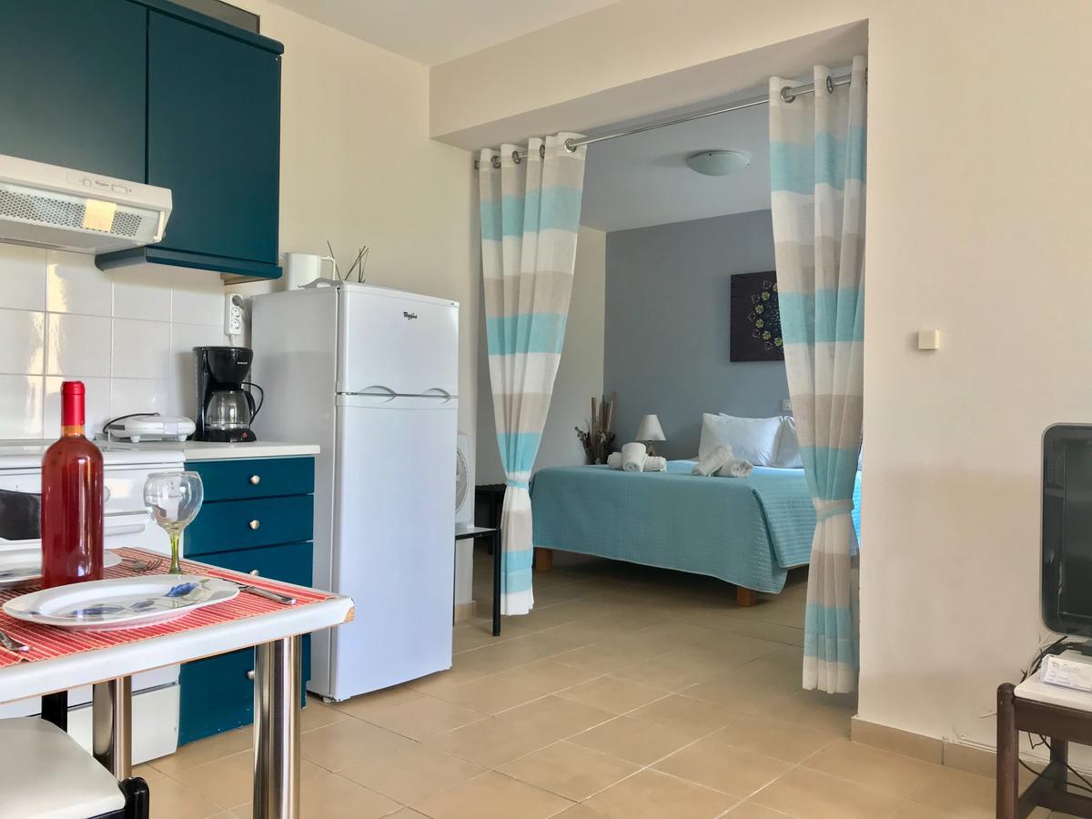 Manto On The Beach Apartments บาร์บาตี ภายนอก รูปภาพ